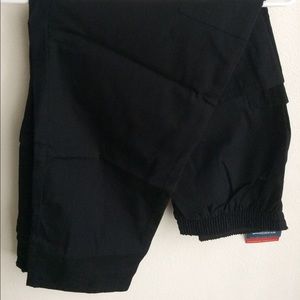 black scrub pant.