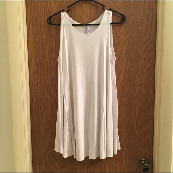 Tops - 🌟White Tunic Tank