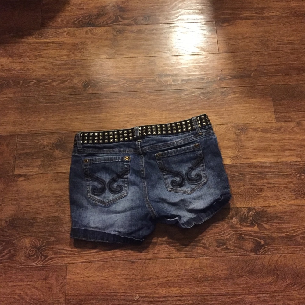 Shorts - Picture 2 of 2