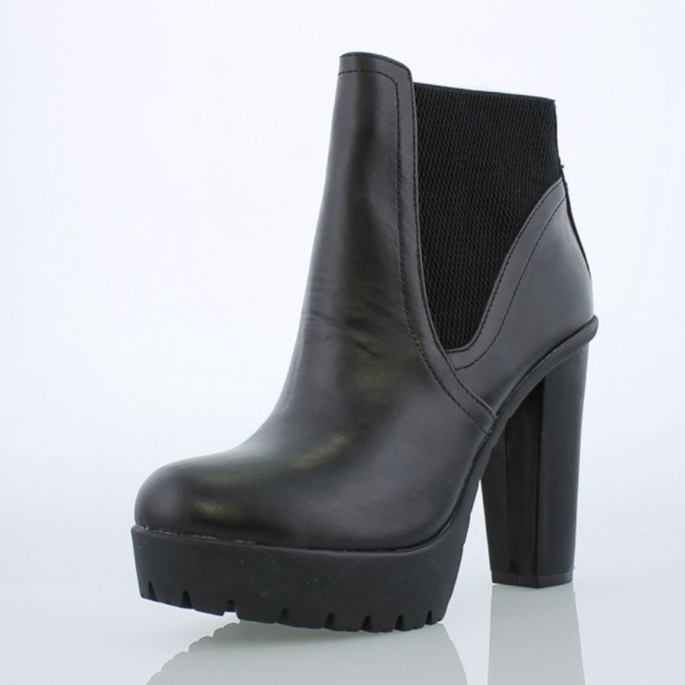Steve Madden Amandaa boot