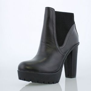 Steve Madden Amandaa boot