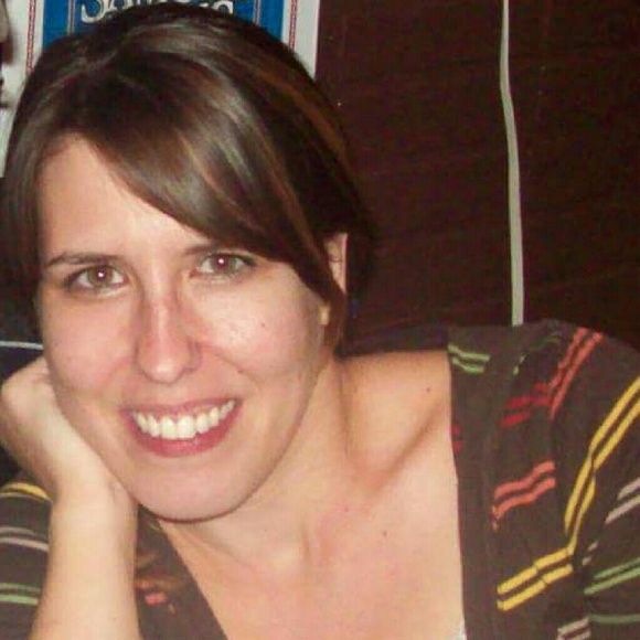 Meet your Posher, Nicole - Picture 1 of 1