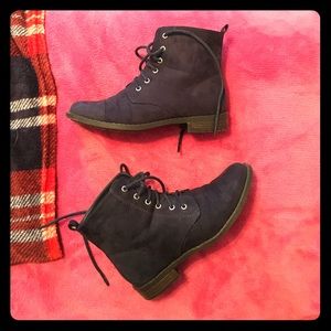 🛍 JustFab Kassy Navy Blue Booties