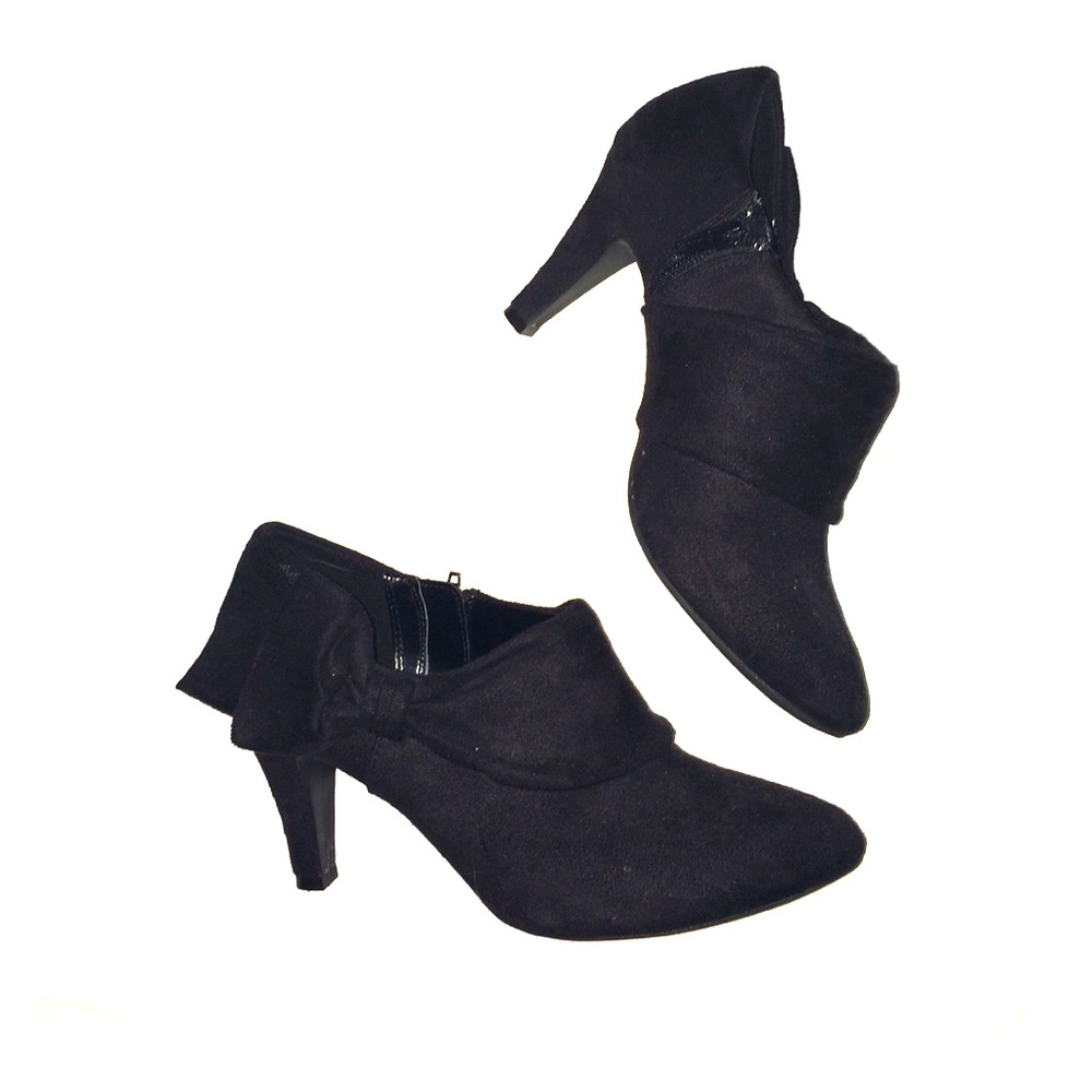 Heeled booties