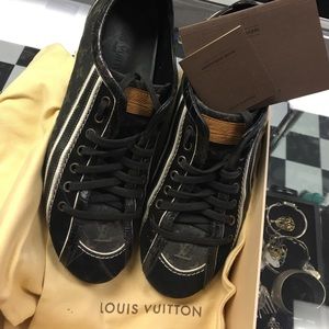 Louis Vuitton Sneakers Genuine.