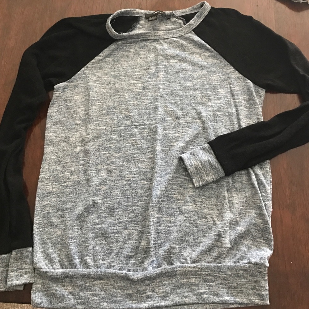 FOREVER 21 blue and black long sleeve