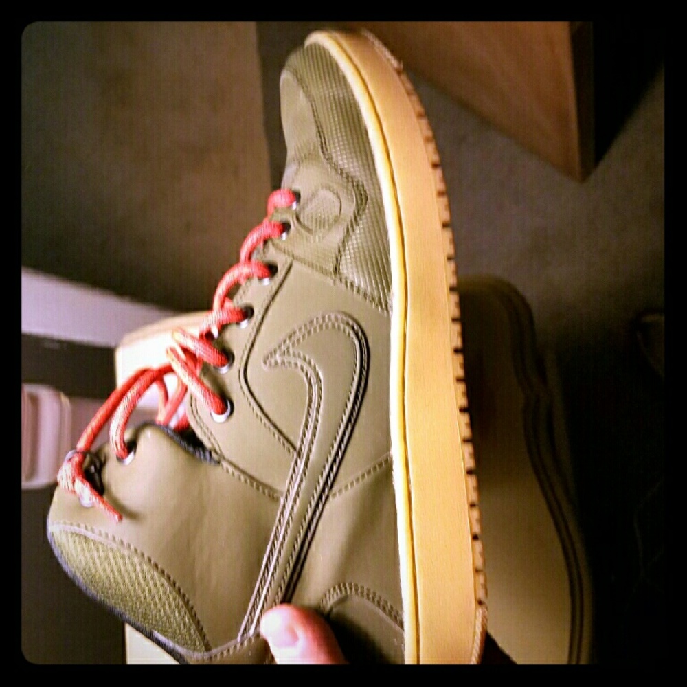 Nike son of force mid winter