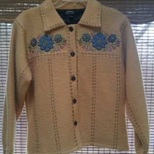 Icelandic yellow jacket