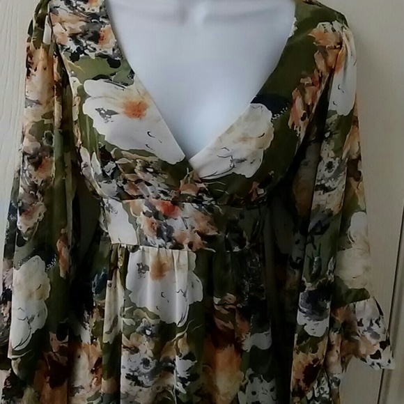 Betsey Johnson Dresses - Betsey Johnson Floral boho bell sleeve mini Dress Betsey Johnson Dresses - Betsey Johnson Floral boho bell sleeve mini Dress