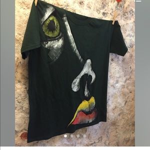 HAND PAINTED TEE W/ BEAUTIFUL CREATIVE VISION.