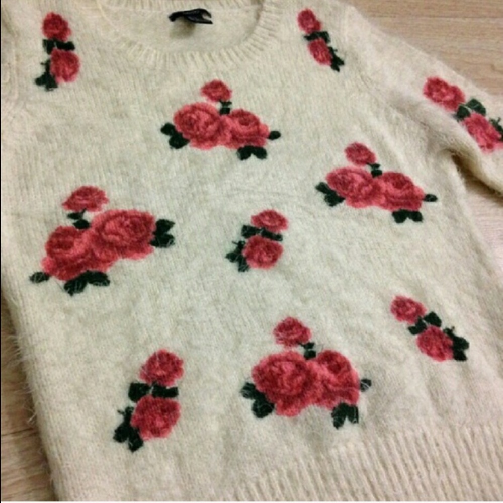 Forever 21 fluffy sweater - Picture 3 of 3