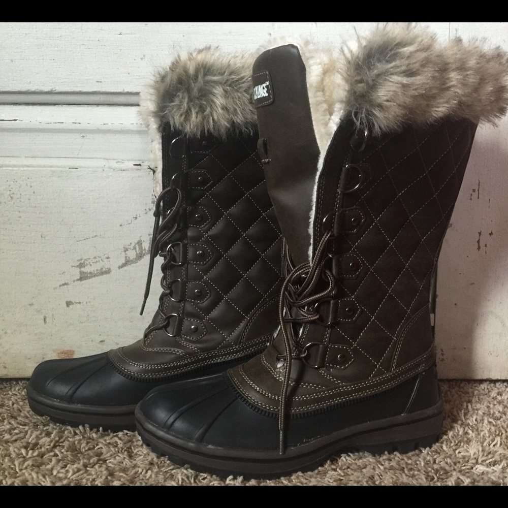 NWOT snow boots