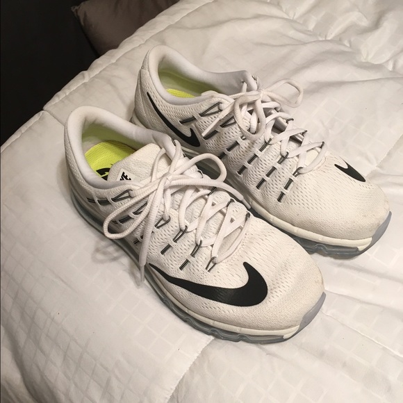 White and black Nike air max - Picture 2 of 4