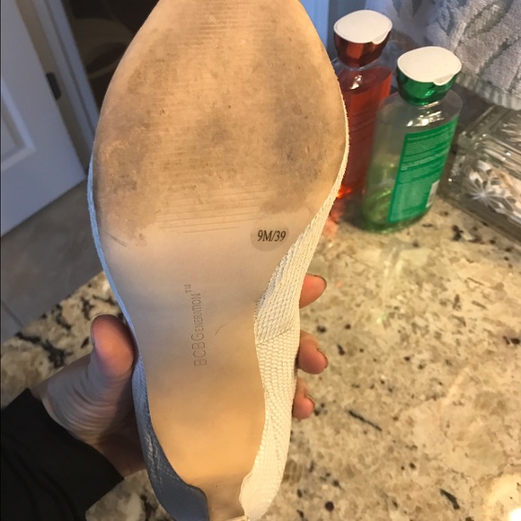 BCBG gorgeous cream heels size 9 - Picture 2 of 4
