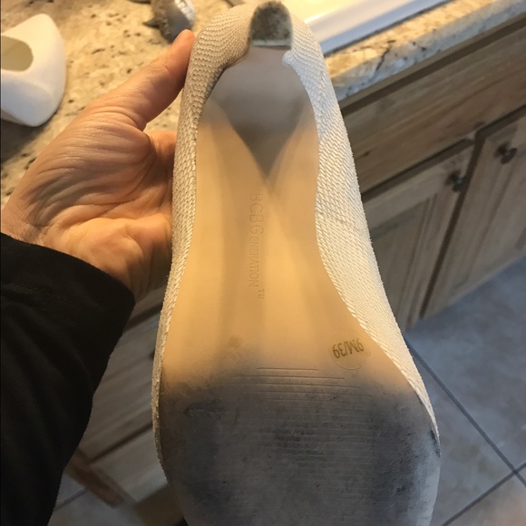 BCBG gorgeous cream heels size 9 - Picture 3 of 4