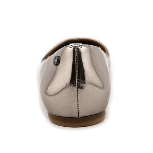 NEW Calvin Klein Gailia Pointed Toe Patent Flats. - Picture 2 of 4