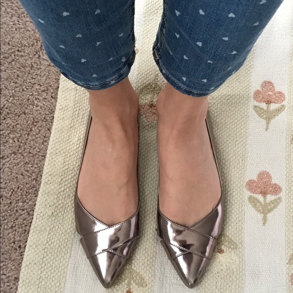 NEW Calvin Klein Gailia Pointed Toe Patent Flats. - Picture 3 of 4