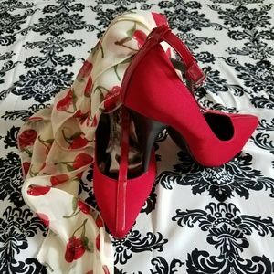 Women's Heels. Worn Once.