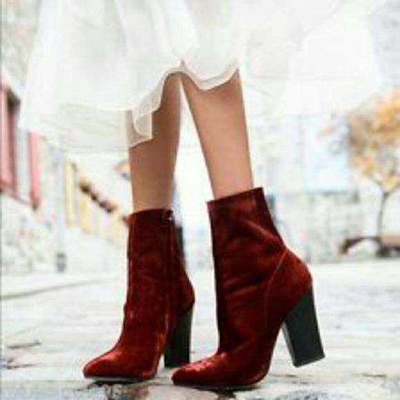💥LAST PRICE💥 ZARA RED VELVET ANKLE BOOTS - Picture 4 of 6