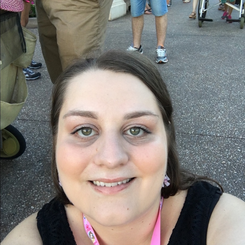 Meet your Posher, Nicole