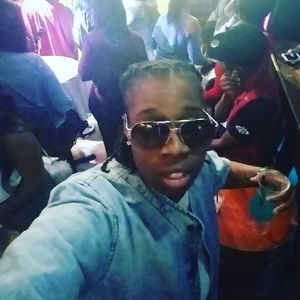 Meet your Posher, Dominque