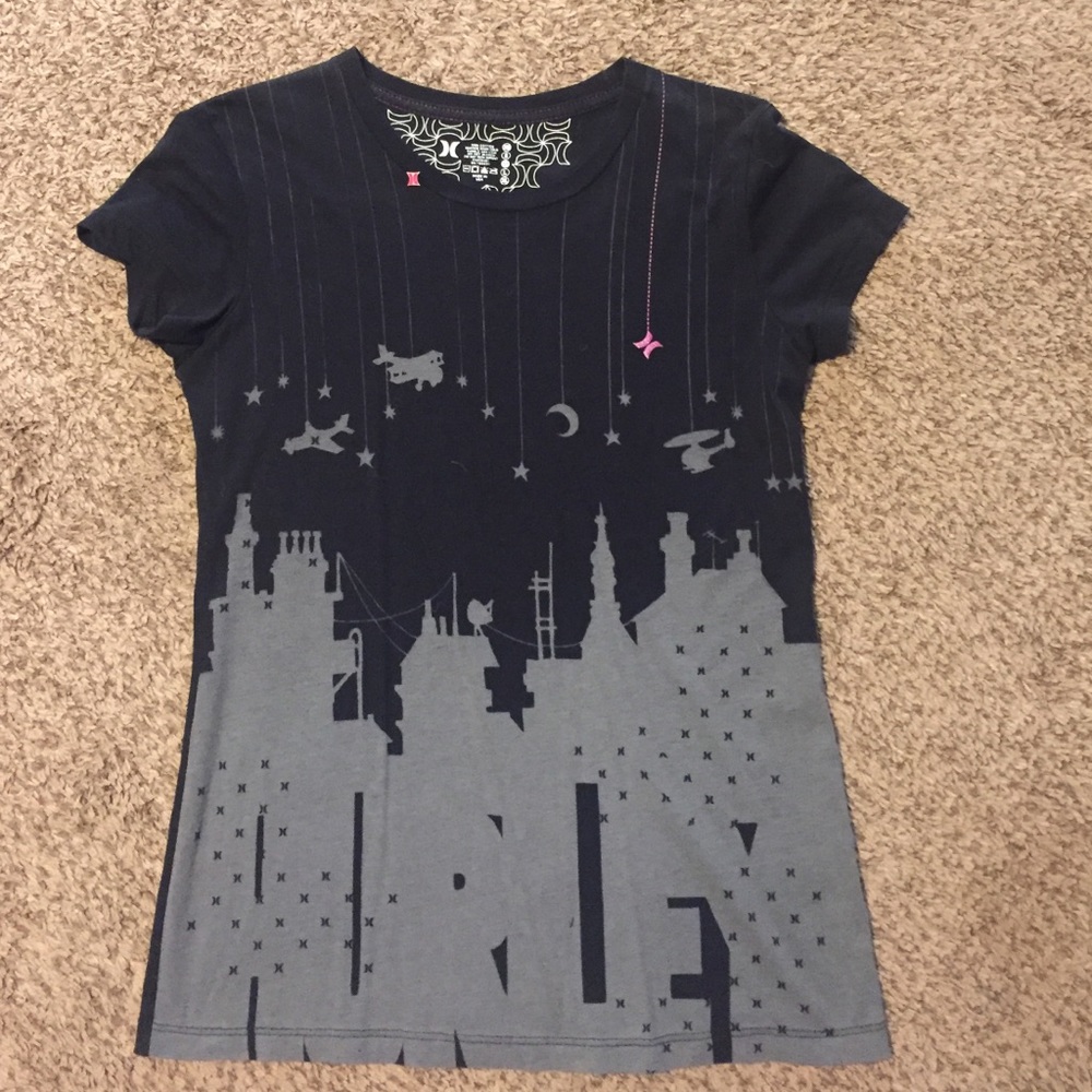 Hurley top
