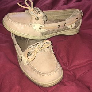 Sperry Fishtail boat shoes.