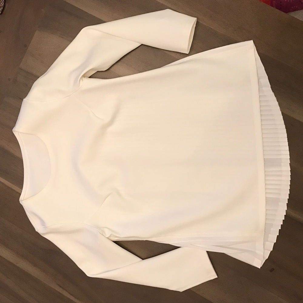 Lululemon Pleaded Back To & From Top