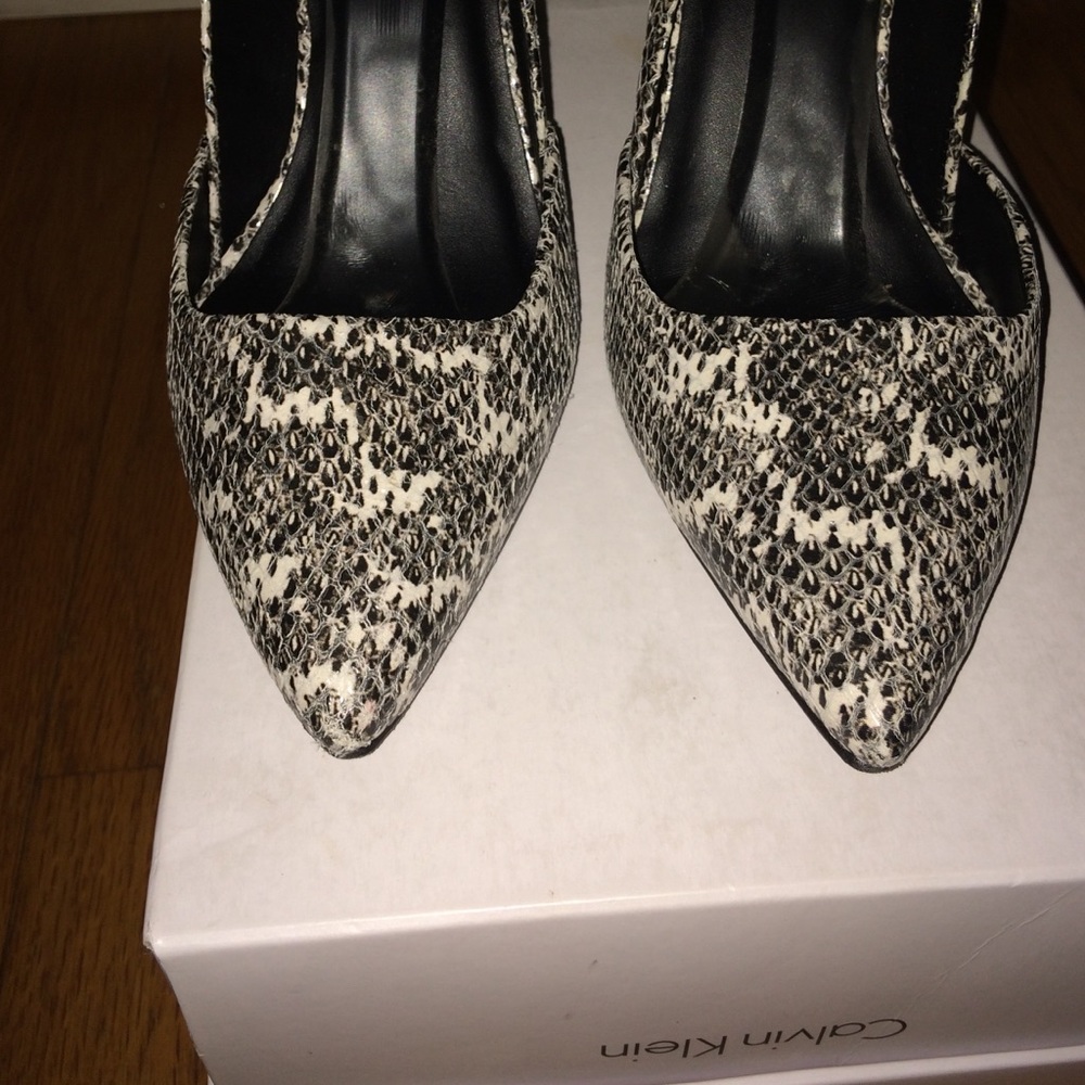 Trina Turk Snakeskin pumps - Picture 3 of 5