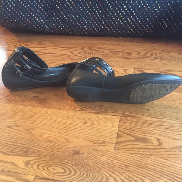 BCBG ankle strap flats - Picture 3 of 3