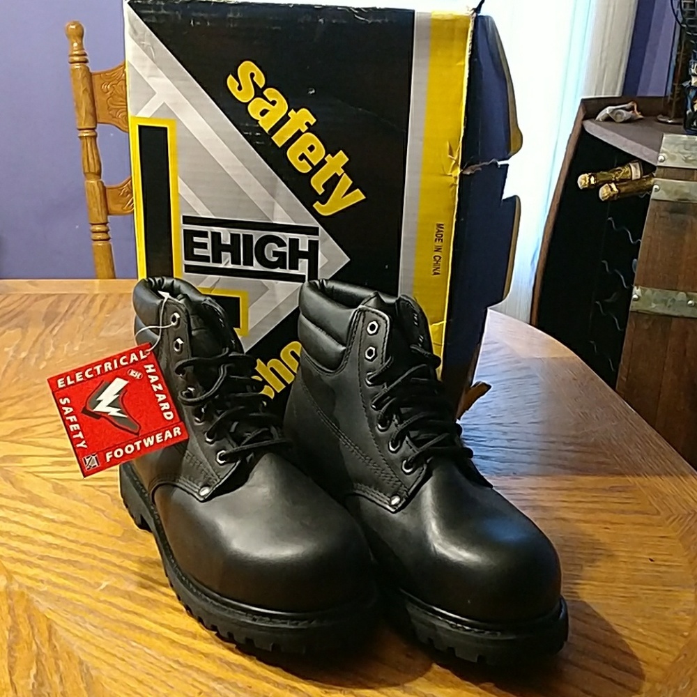 LEHIGH SAFETY SHOES