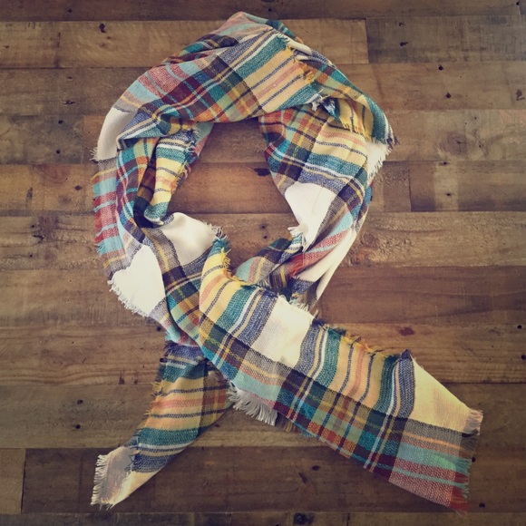 NWT Steve Madden Multicolor Plaid Blanket Scarf - Picture 5 of 8