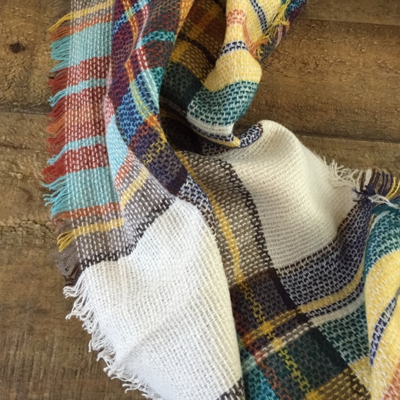 NWT Steve Madden Multicolor Plaid Blanket Scarf - Picture 7 of 8