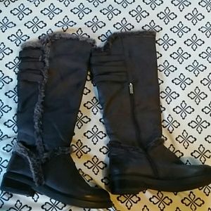 6.5 Dark Brown Boots with Fur Trim