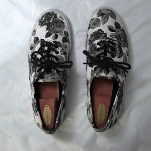 Men's floral pattern shoes