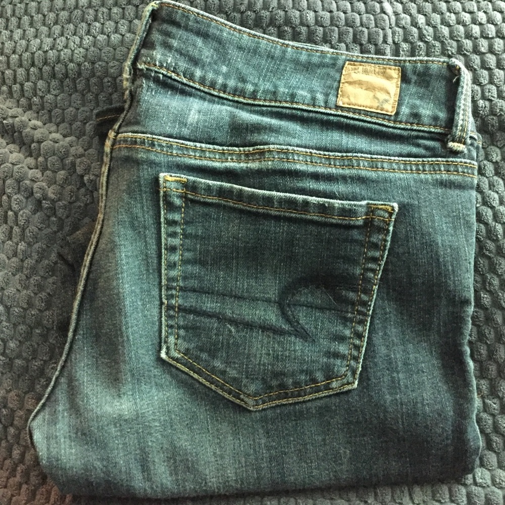 Size 13 American Eagle crop jeans.
