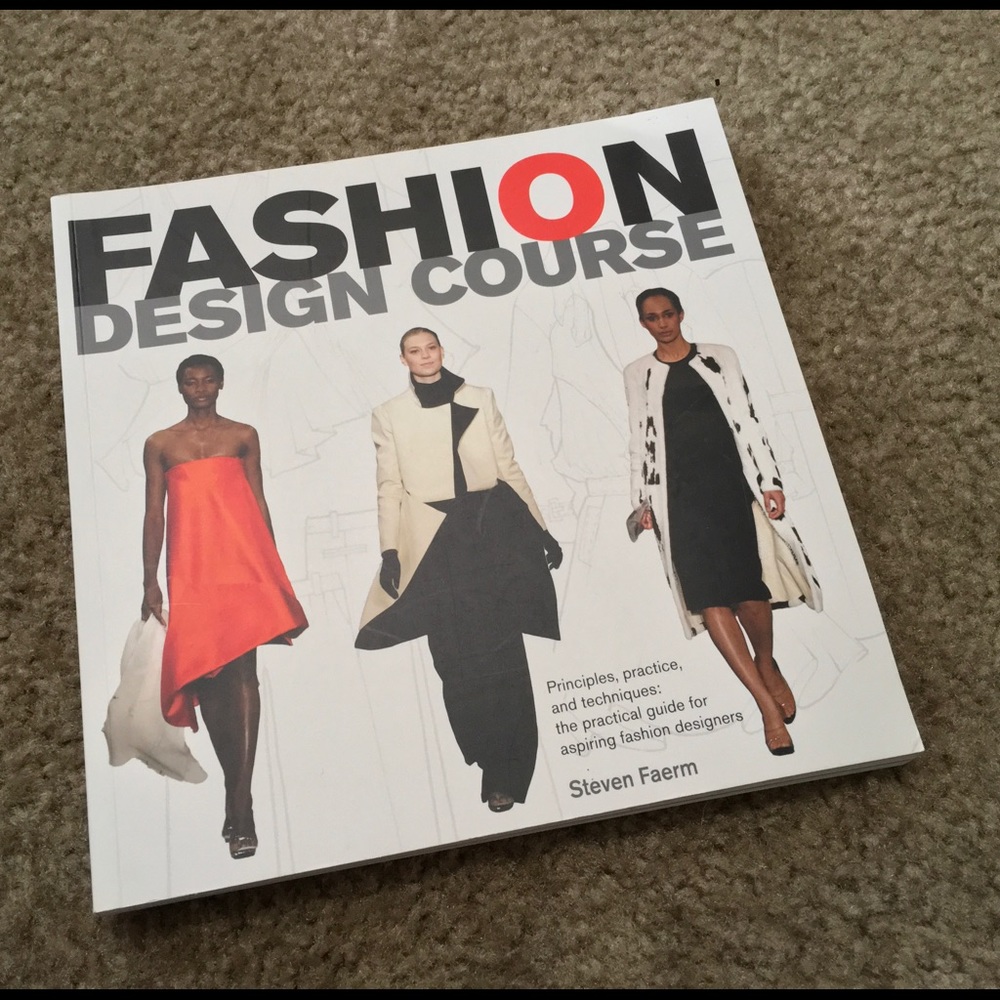 ✨Like New✨ Fashion Design Course Textbook