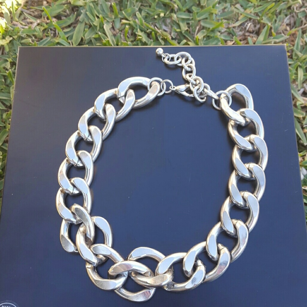 Stunning chain necklace