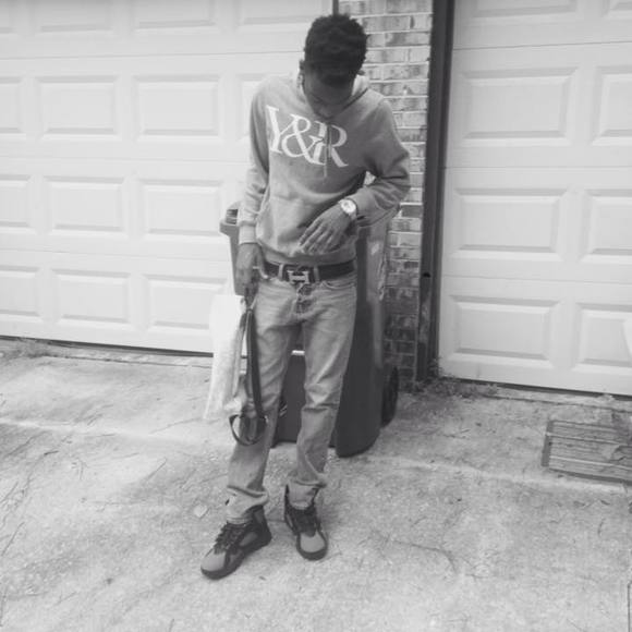 Meet your Posher, Domonique - Picture 1 of 1