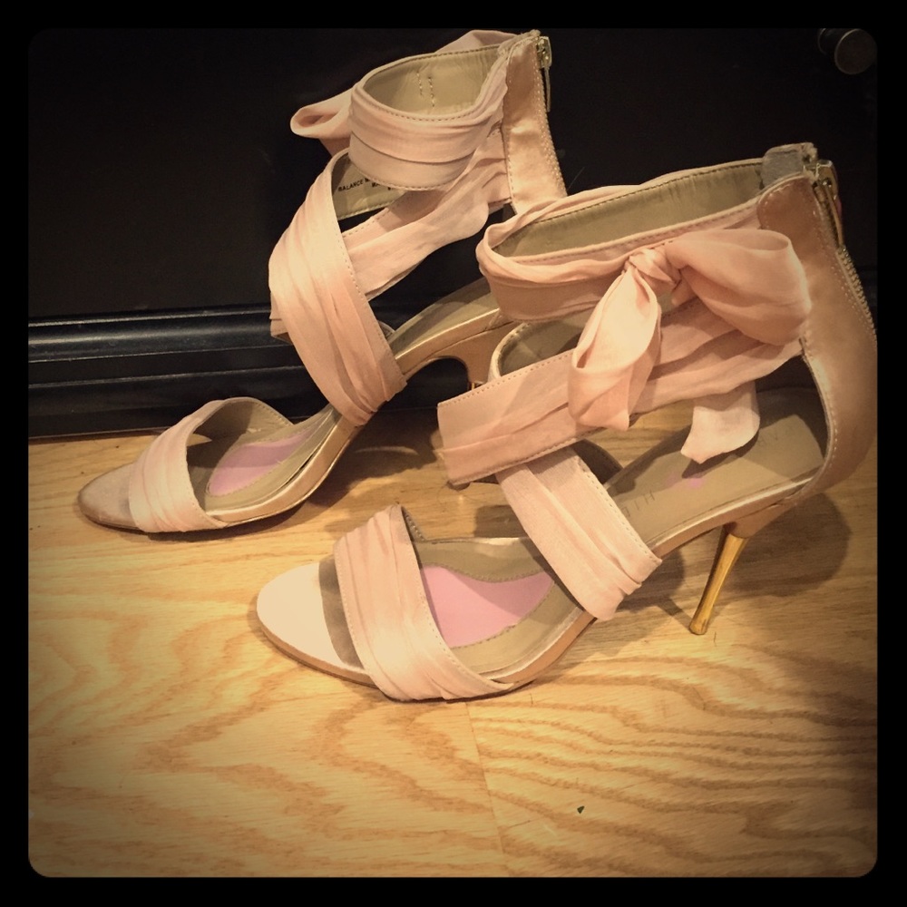 Paris Hilton pink bow heels