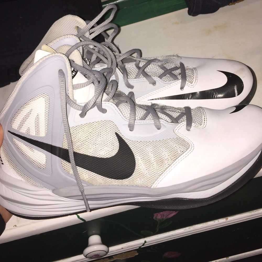 nike basketball shoes
