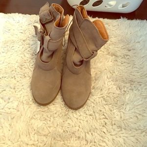 Taupe mossimo supply size 6 boogie