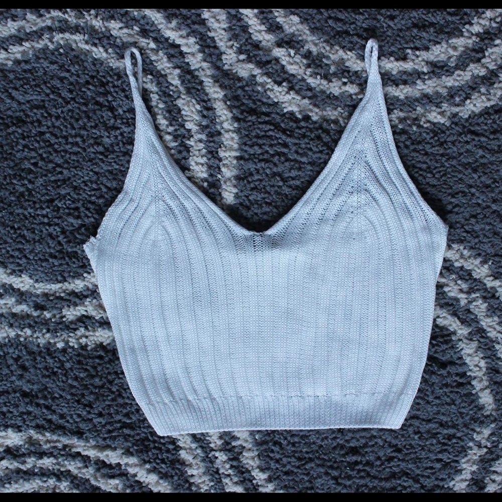 WHITE CROP SWEATER