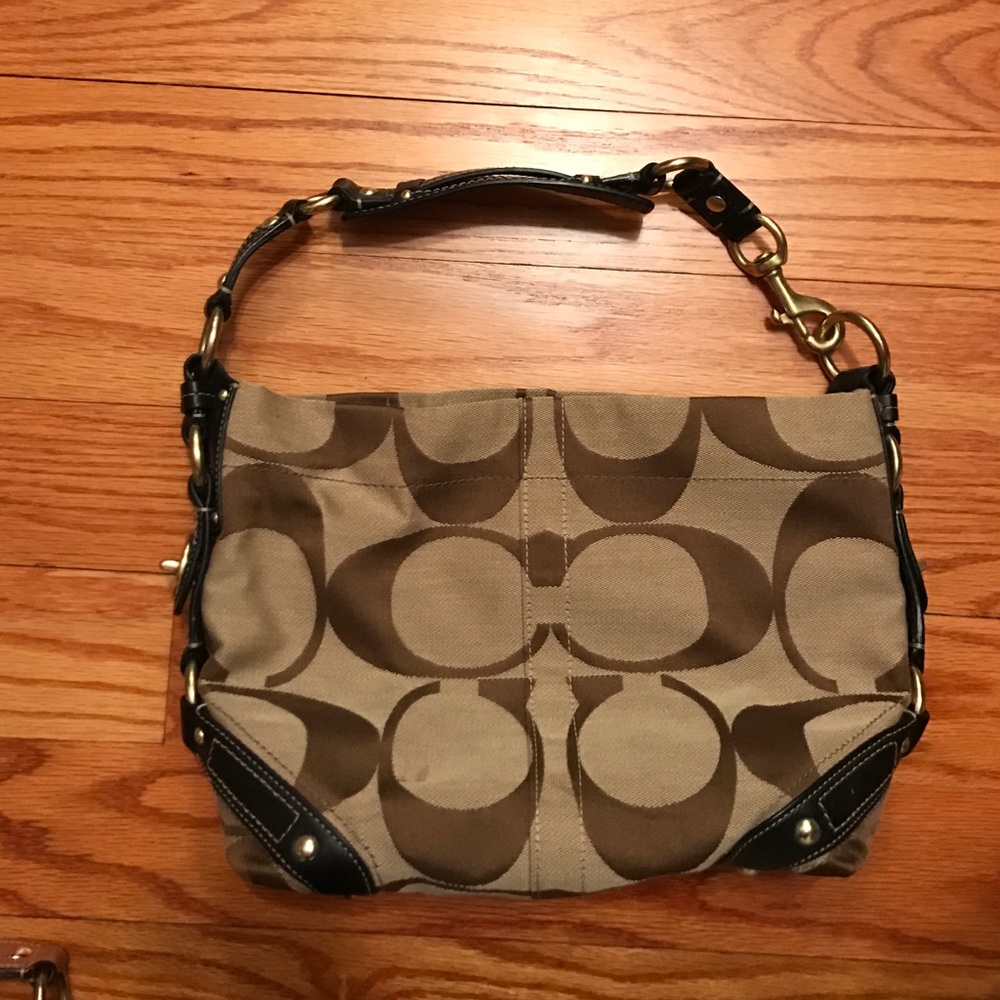 Authentic Coach shoulder bag
