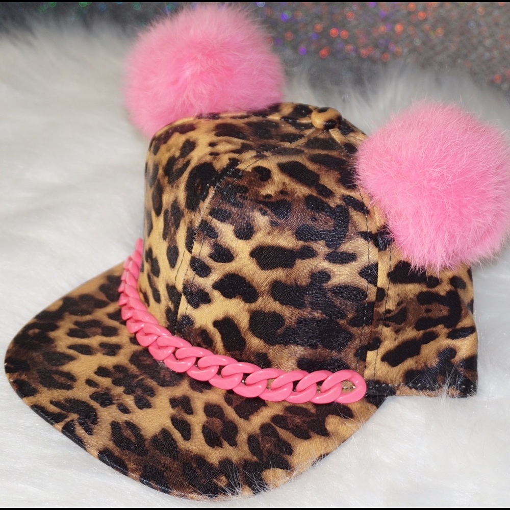 Pom pom Snap Back