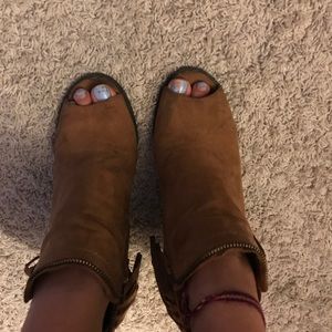 Dolce Vita Fringe booties..open toe! 🙌