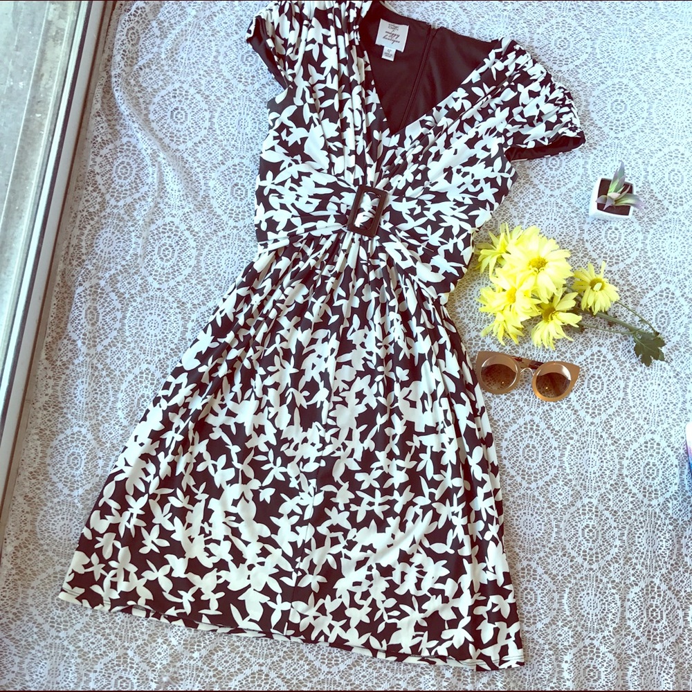 Suzi Chin Floral Hourglass Swing Dress