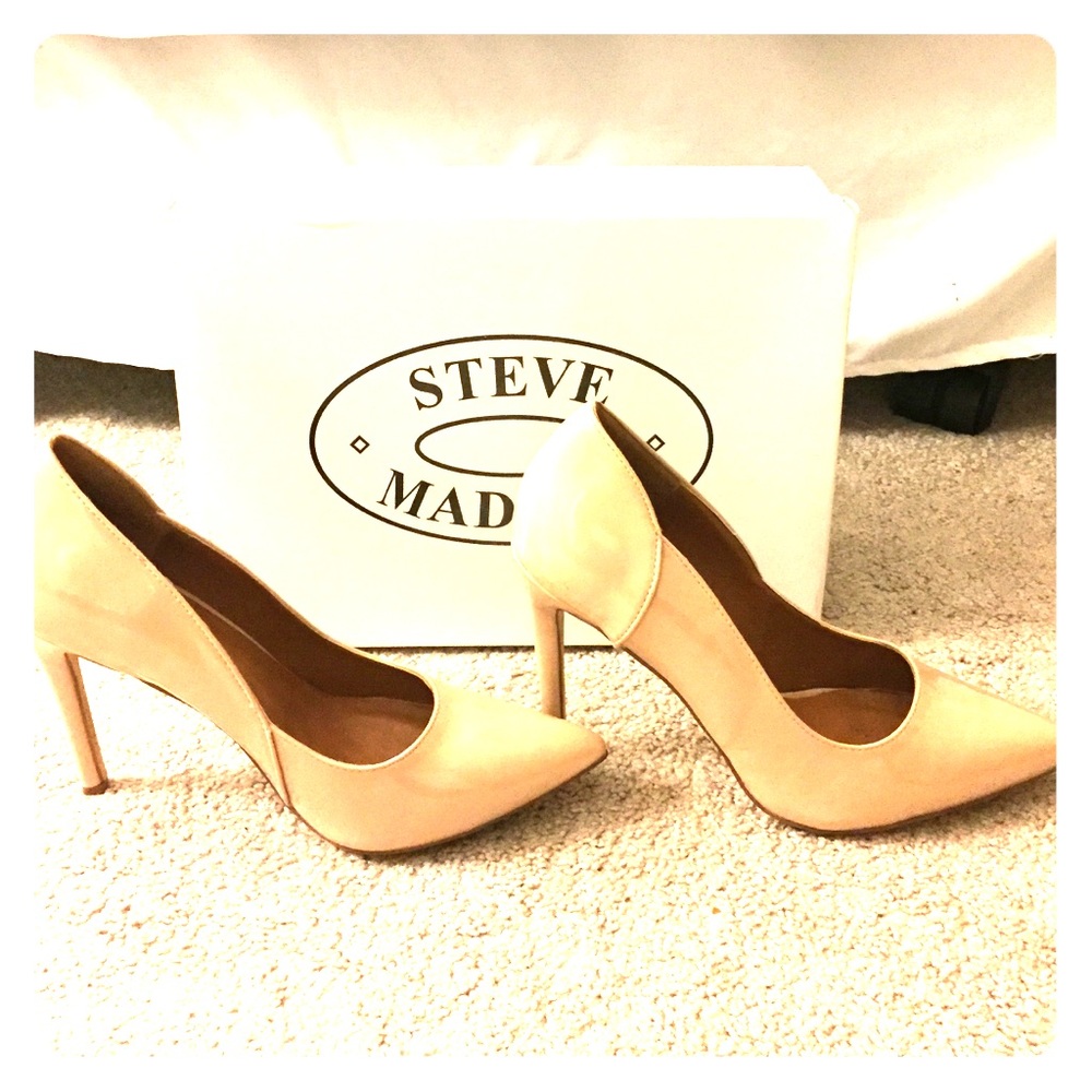 Steve Madden Pallass Blush Pumps
