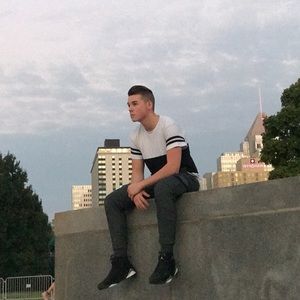 Meet your Posher, Justin