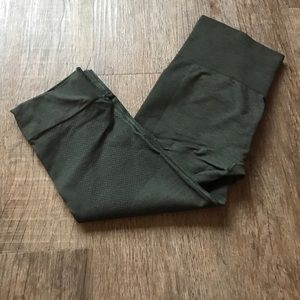 Lululemon seamless crop